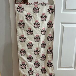 Floral Holiday Decor Tapestry